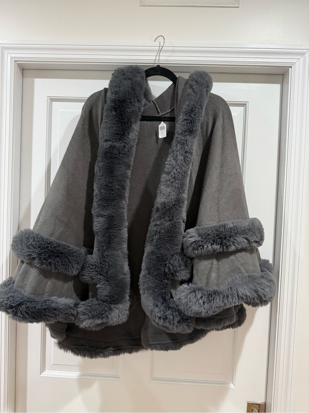 Women's Gray Faux-Fur Trim Cape Jacket